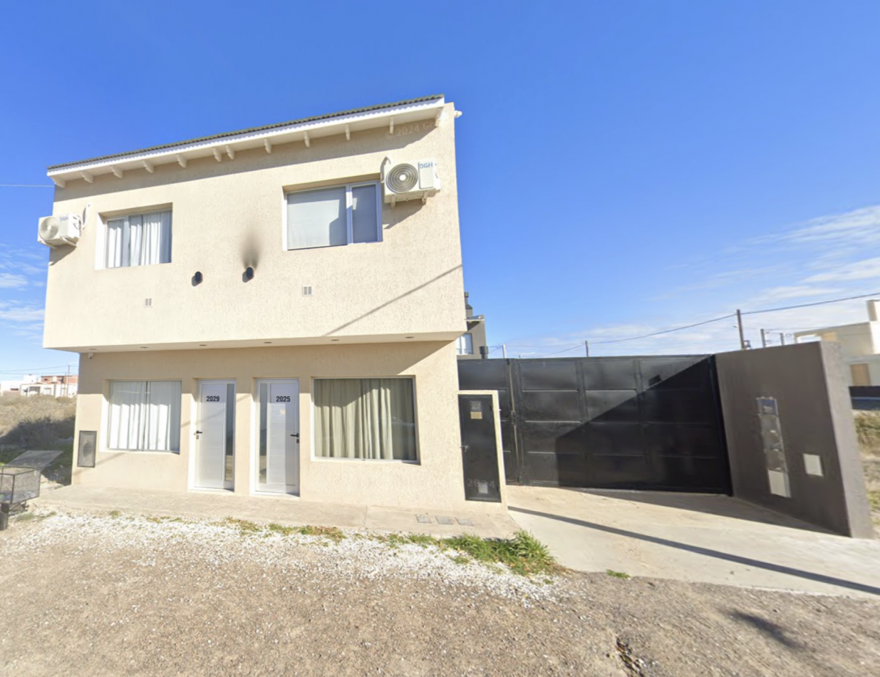 DUPLEX 2 DORMITORIOS CON PATIO