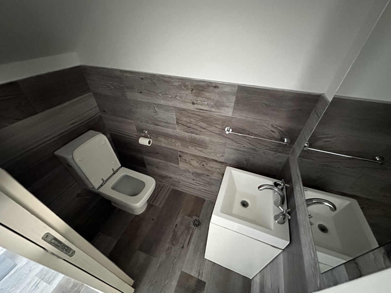 DUPLEX 2 DORMITORIOS CON PATIO Y ENTRADA VEHICULR EN ZONA SUR 