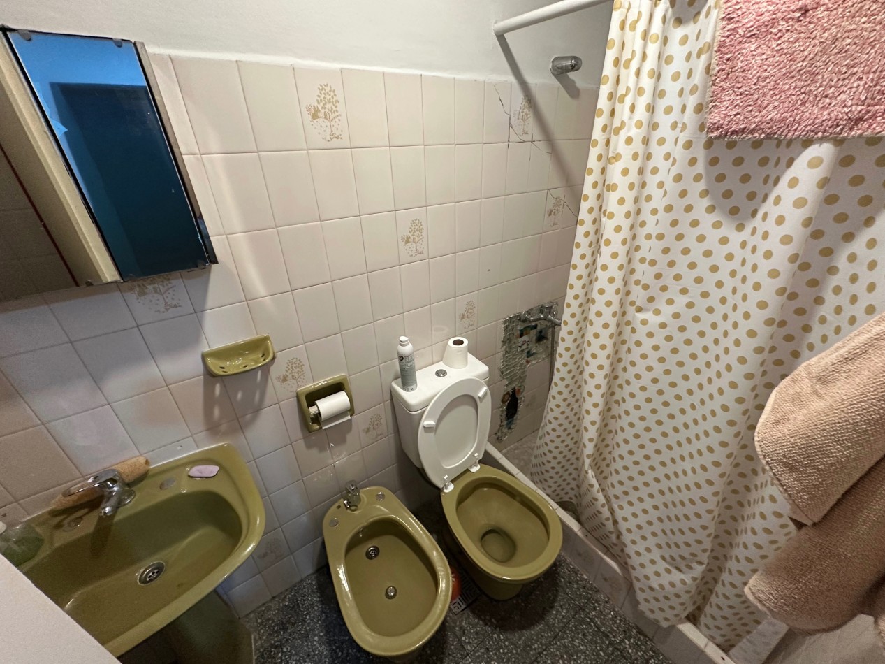 CASA 4 DORMITORIOS SOBRE TERRENO DE 2500 M² - QUINTAS DEL MIRADOR