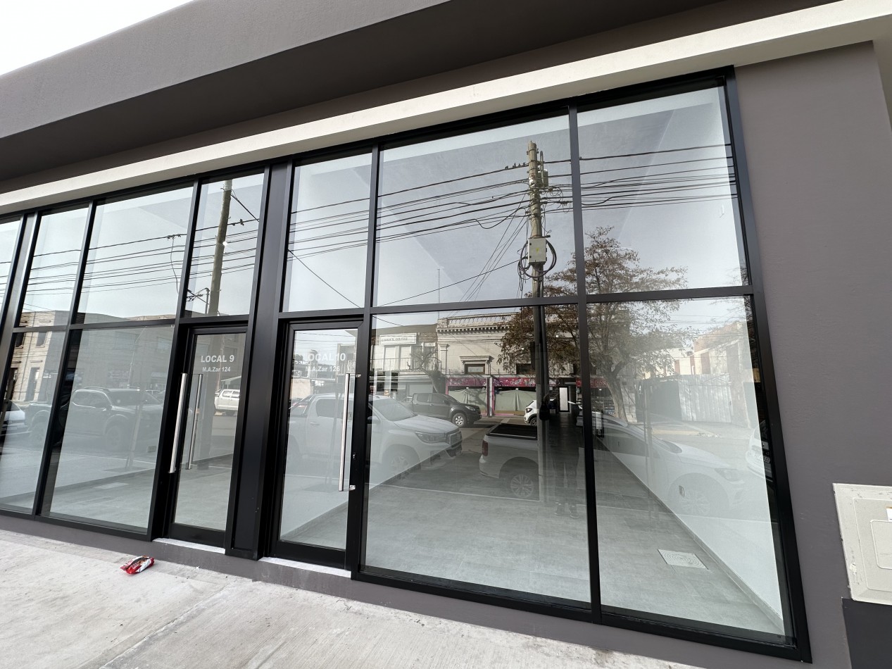EXCELENTES LOCALES COMERCIALES A ESTRENAR EN PLENO CENTRO 