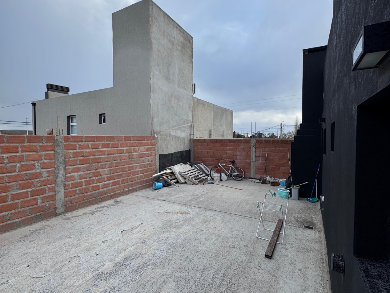 CASA 2 DORMITORIOS CON PATIO NUEVA EN SOLANA