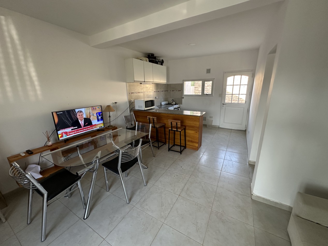 DUPLEX 2 DORMITORIOS CON COCHERA Y PATIO CON PARRILLA