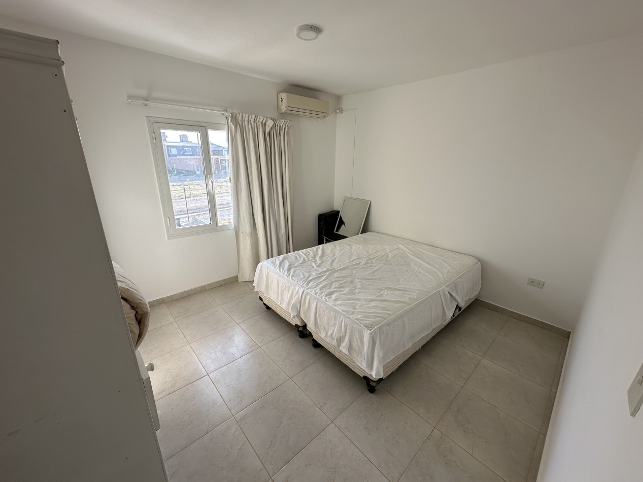 DUPLEX 2 DORMITORIOS CON COCHERA Y PATIO CON PARRILLA