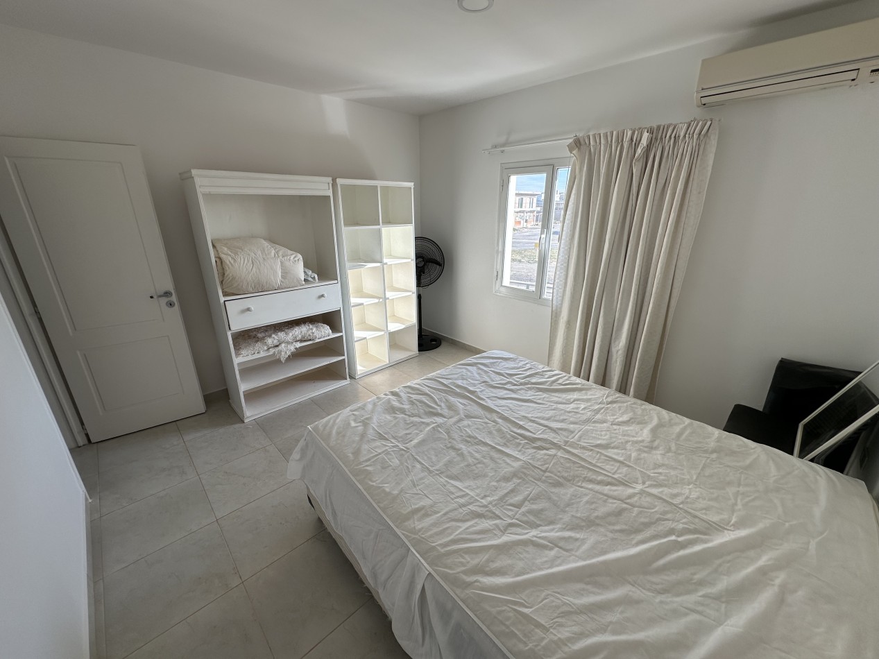 DUPLEX 2 DORMITORIOS CON COCHERA Y PATIO CON PARRILLA