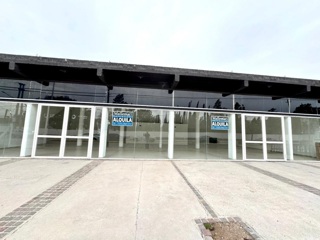 SE ALQUILA LOCAL COMERCIAL
