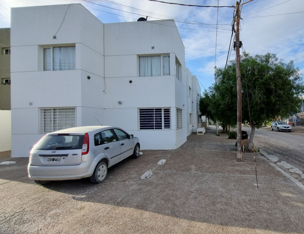 DEPTO 2 DORMITORIOS CON PATIO EN ZONA SUR