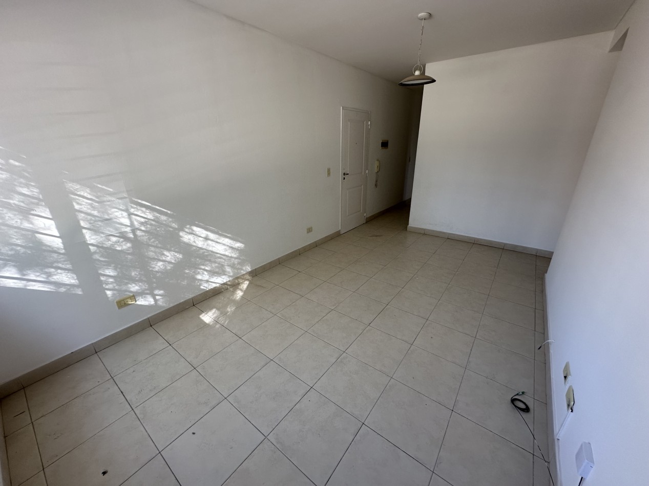 DEPTO 2 DORMITORIOS CON PATIO EN ZONA SUR