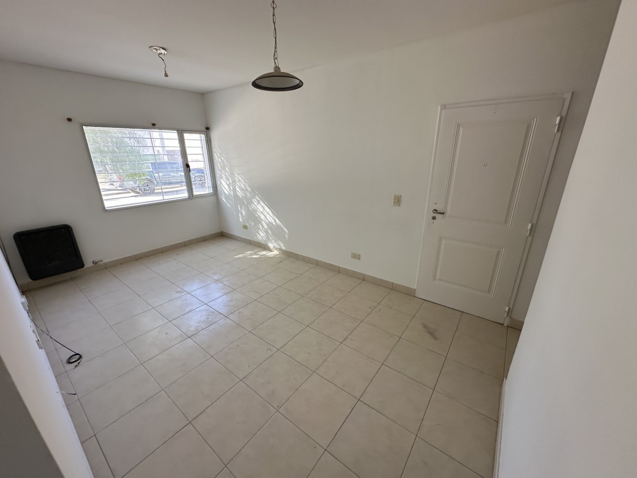DEPTO 2 DORMITORIOS CON PATIO EN ZONA SUR