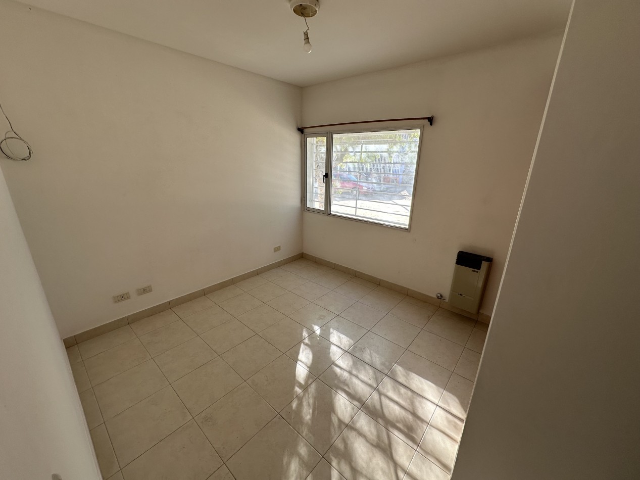 DEPTO 2 DORMITORIOS CON PATIO EN ZONA SUR