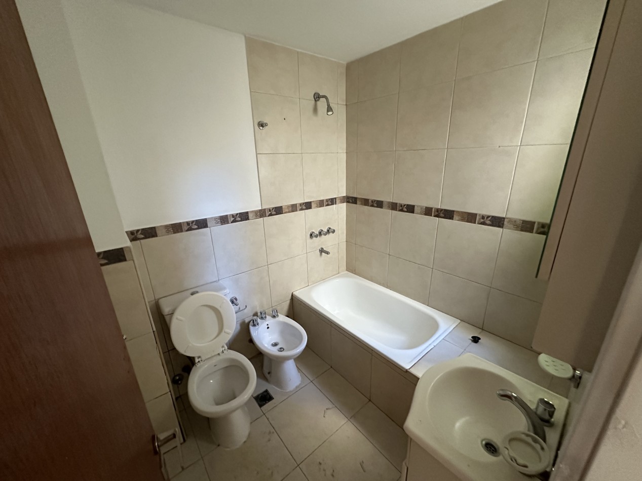 DEPTO 2 DORMITORIOS CON PATIO EN ZONA SUR