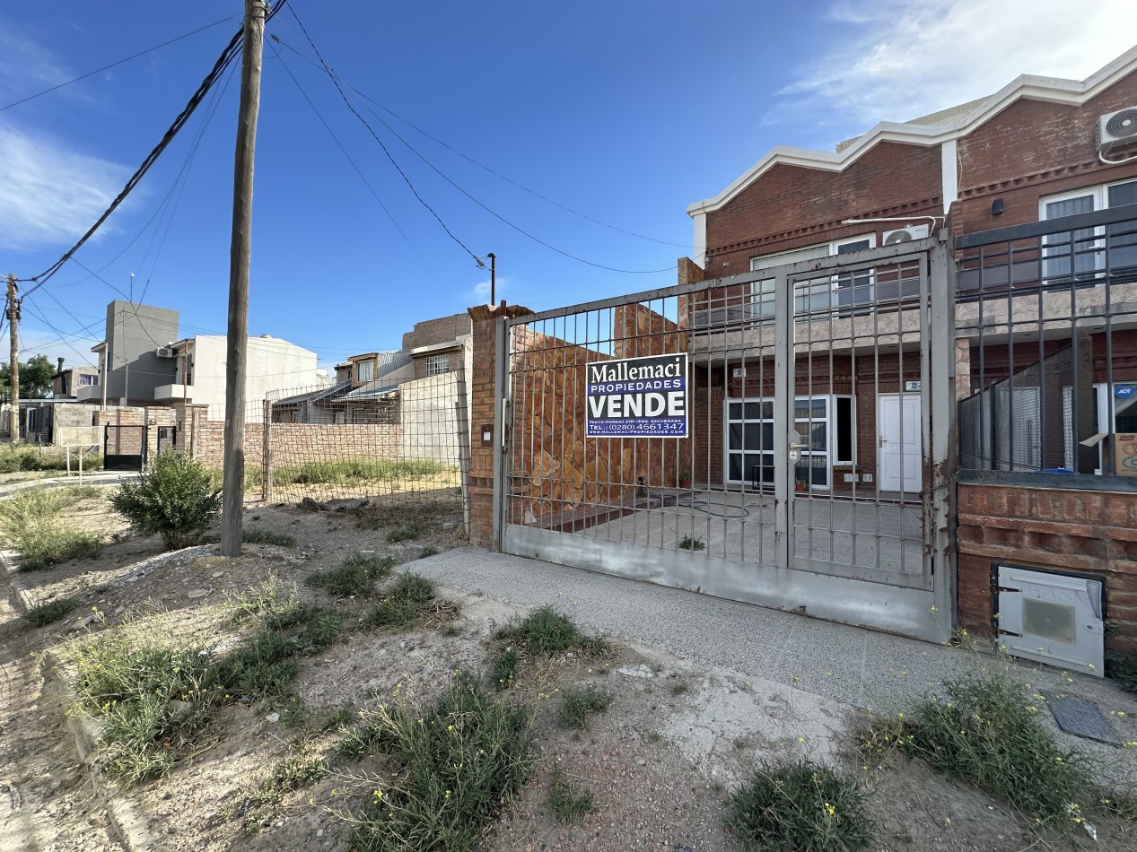 DUPLEX 3 DORMITORIOS CON COCHERA, PATIO Y QUINCHO