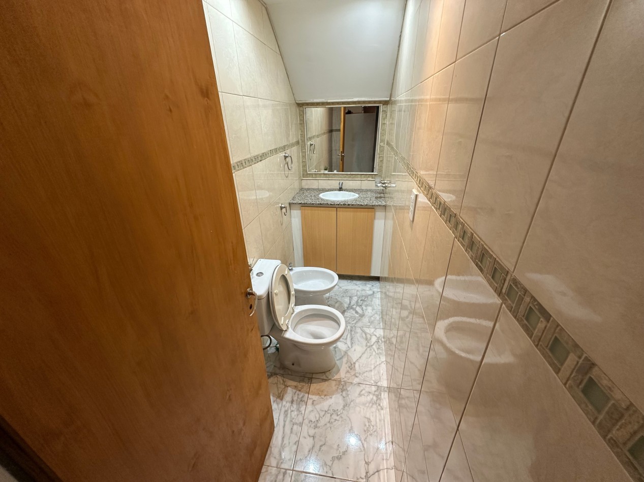 DUPLEX 3 DORMITORIOS CON COCHERA, PATIO Y QUINCHO