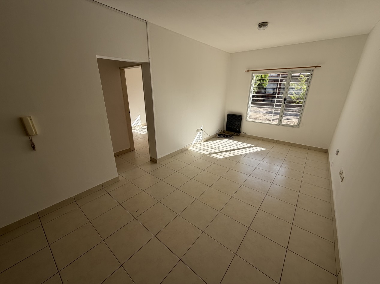 DEPTO 1 DORMITORIO CON PATIO EN BARRIO SUR 