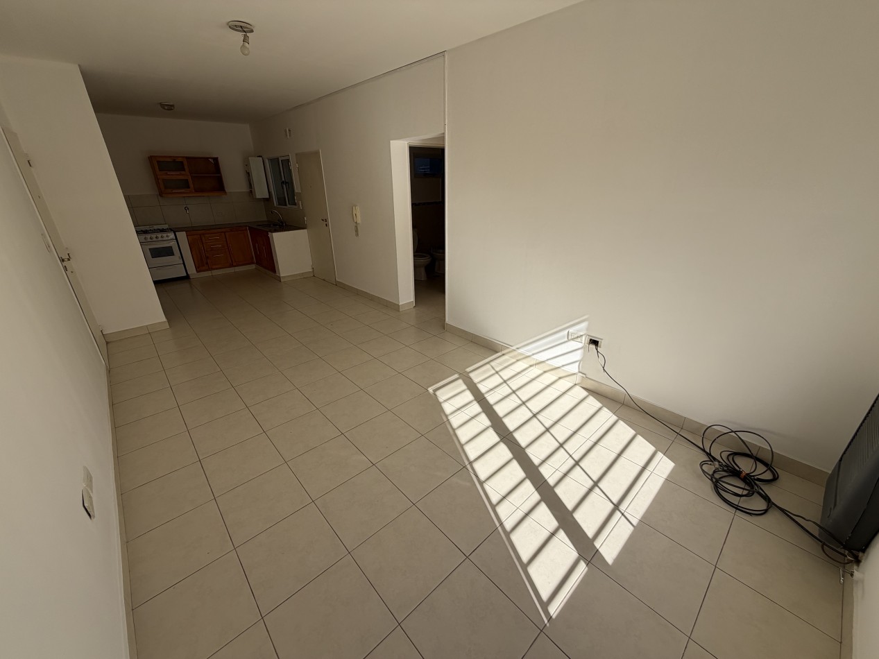 DEPTO 1 DORMITORIO CON PATIO EN BARRIO SUR 