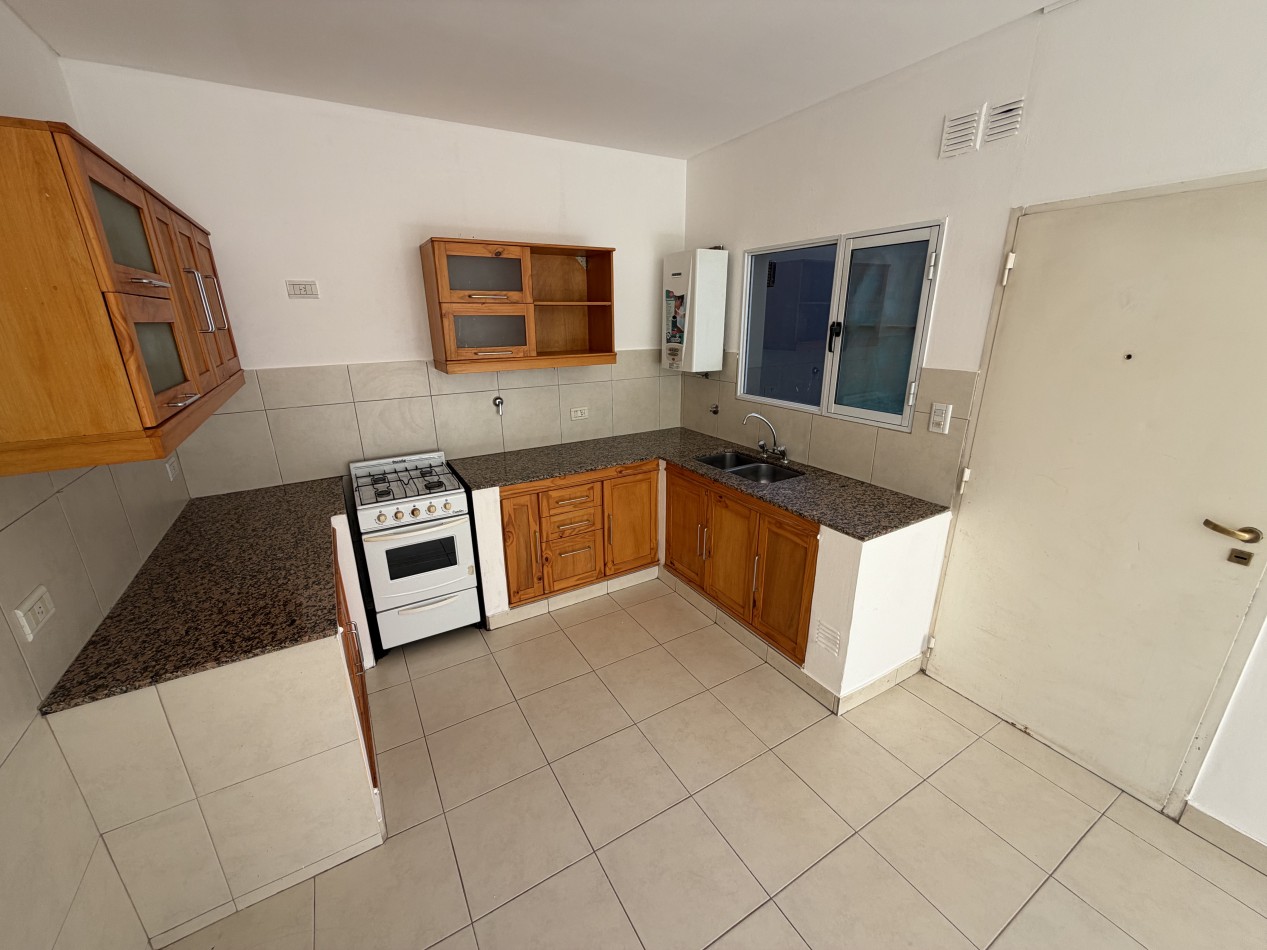 DEPTO 1 DORMITORIO CON PATIO EN BARRIO SUR 