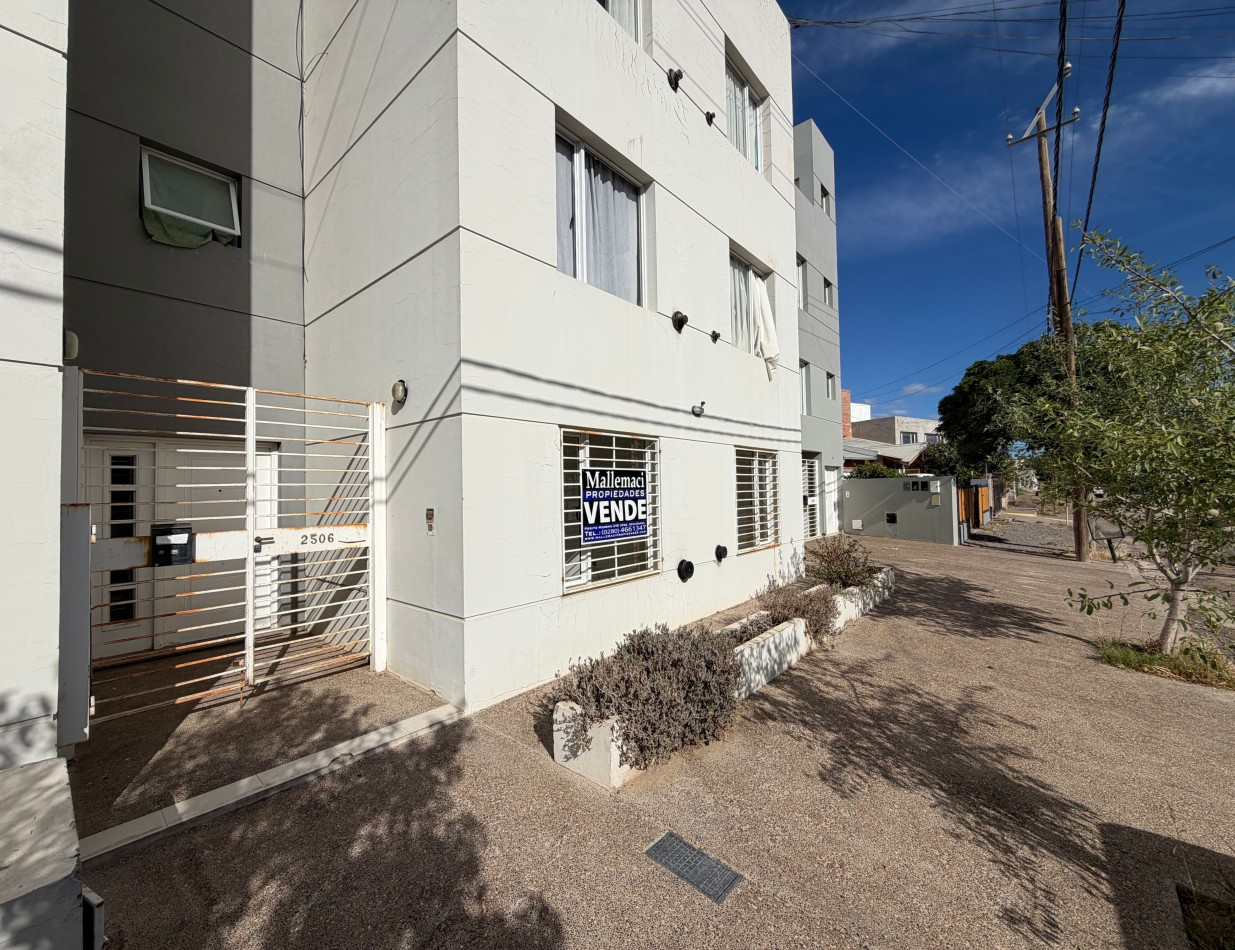 DEPTO 1 DORMITORIO CON PATIO EN BARRIO SUR 