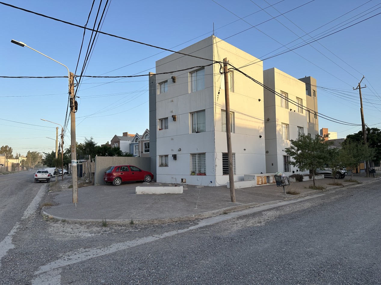 DEPTO 1 DORMITORIO CON PATIO EN BARRIO SUR 