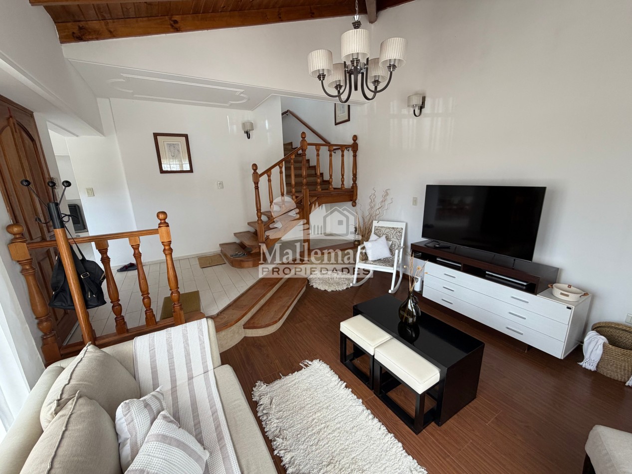 HERMOSA CASA DE 3 DORMITORIOS A METROS DEL MAR