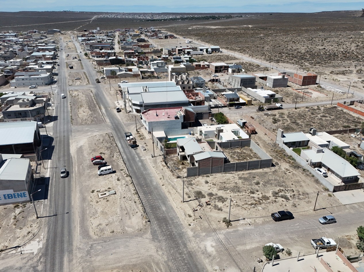 1017 M² EN 3 TERRENOS JUNTOS SOBRE AV. TIERRA DEL FUEGO