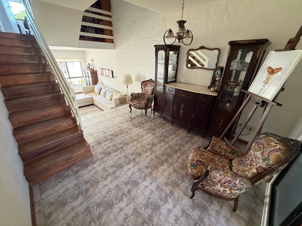 DUPLEX DE 3 HABITACIONES Y PATIO CON PARRILLA EN BARRIO SUR