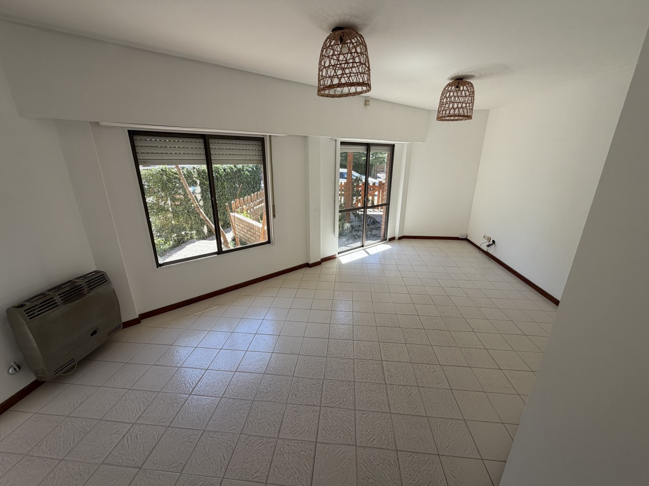 DUPLEX 2 DORMITORIOS CON PATIO EN BARRIO SUR
