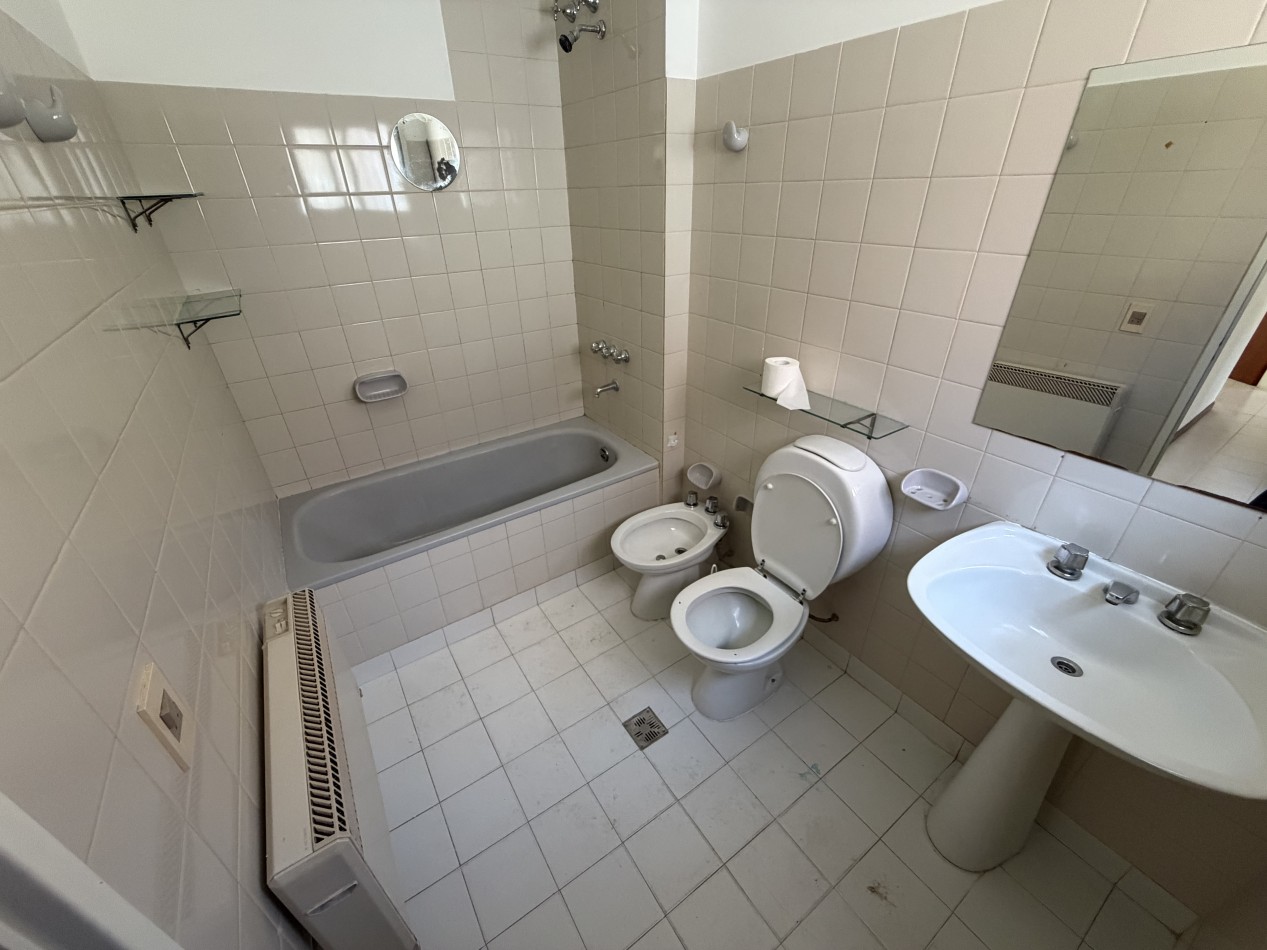 DUPLEX 2 DORMITORIOS CON PATIO EN BARRIO SUR