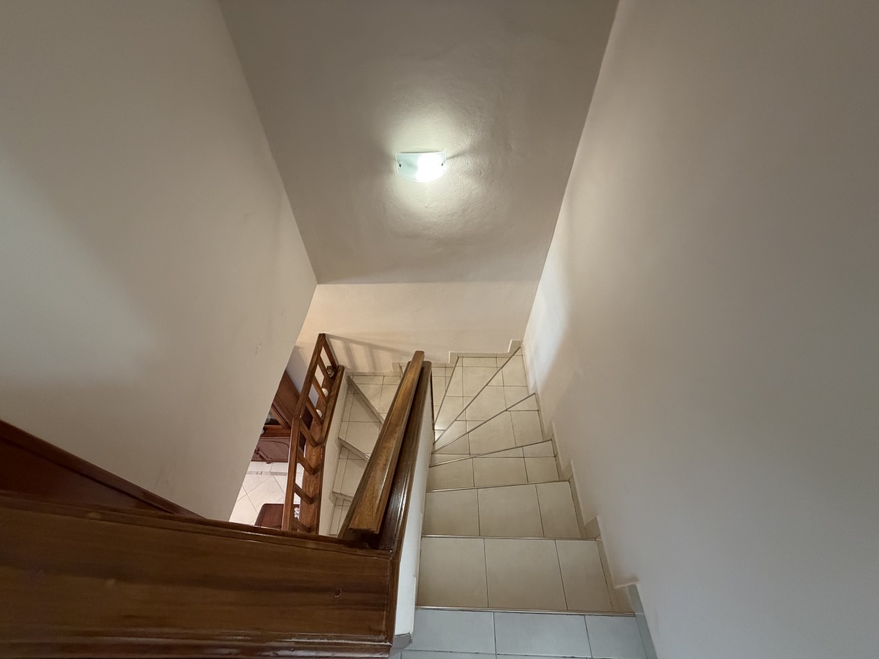 DUPLEX 3 DORMITORIOS CON COCHERA Y PATIO EN BARRIO SUR 