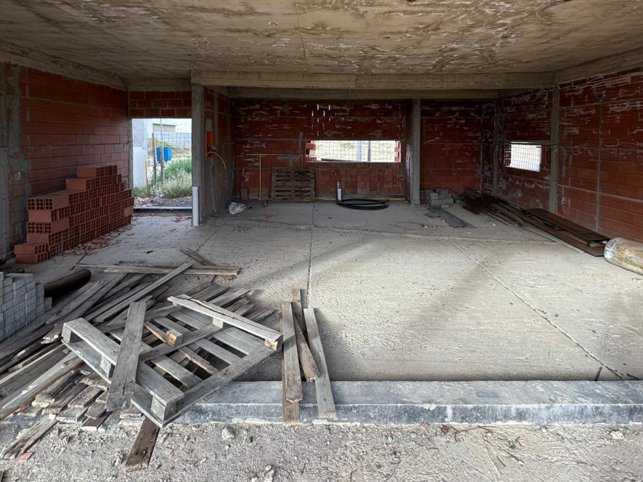 OPORTUNIDAD - CASA DE 3 DORMITORIOS A TERMINAR - SOLANA