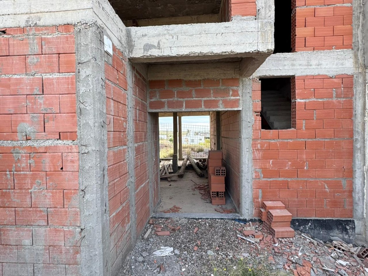 OPORTUNIDAD - CASA DE 3 DORMITORIOS A TERMINAR - SOLANA