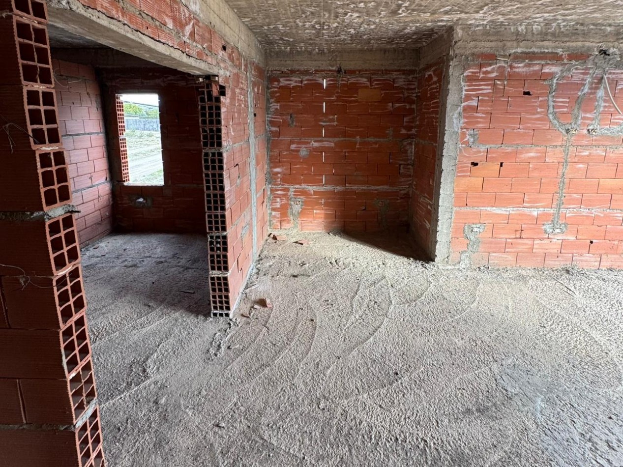 OPORTUNIDAD - CASA DE 3 DORMITORIOS A TERMINAR - SOLANA