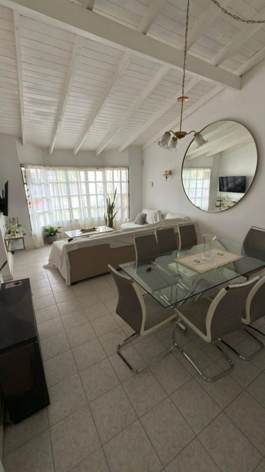 CASA 2 DORMITORIOS CON PATIO Y PISCINA EN BARRIO SUR