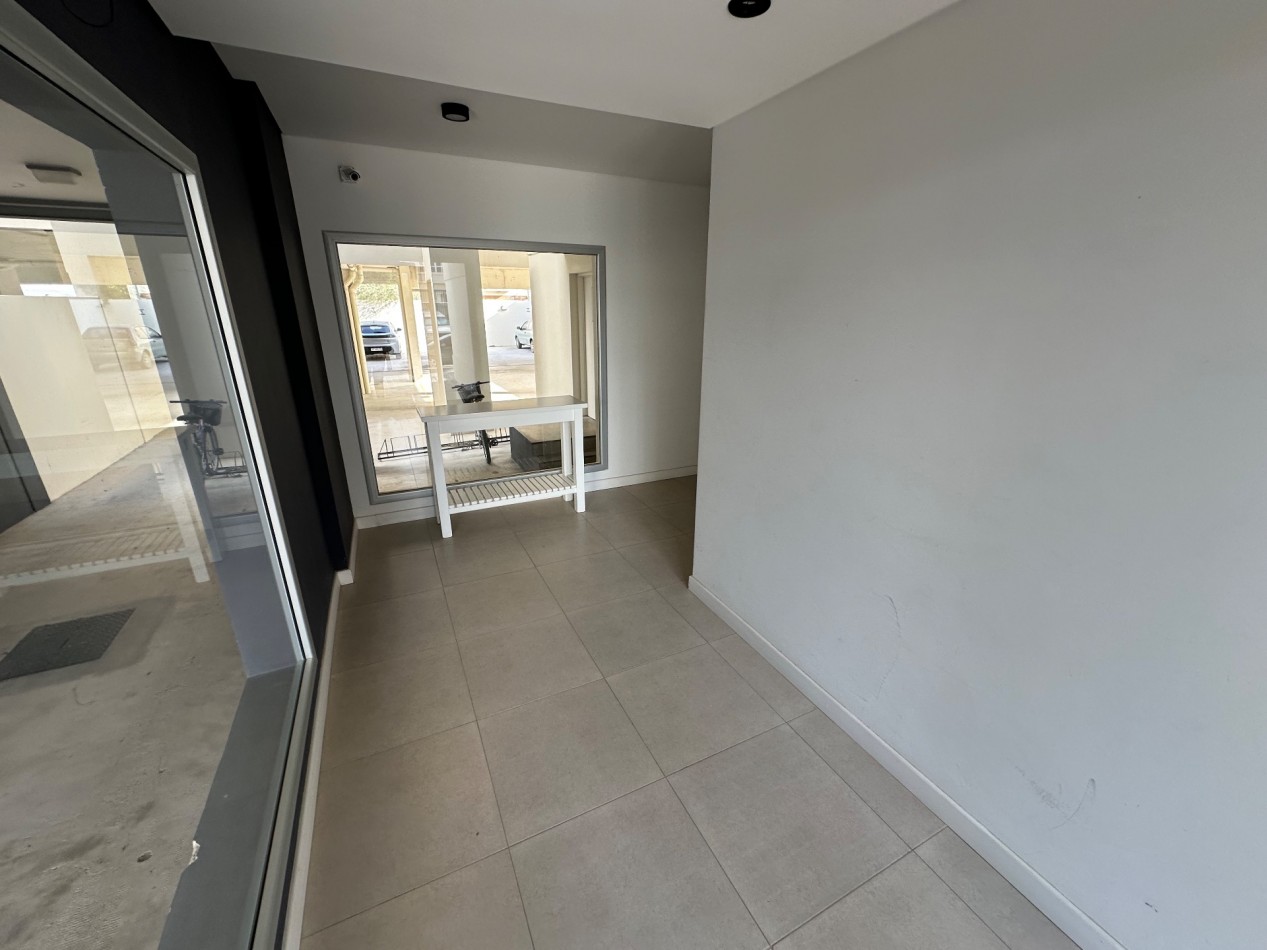 DEPTO 2 DORMITORIOS CON COCHERA EN BARRIO SUR