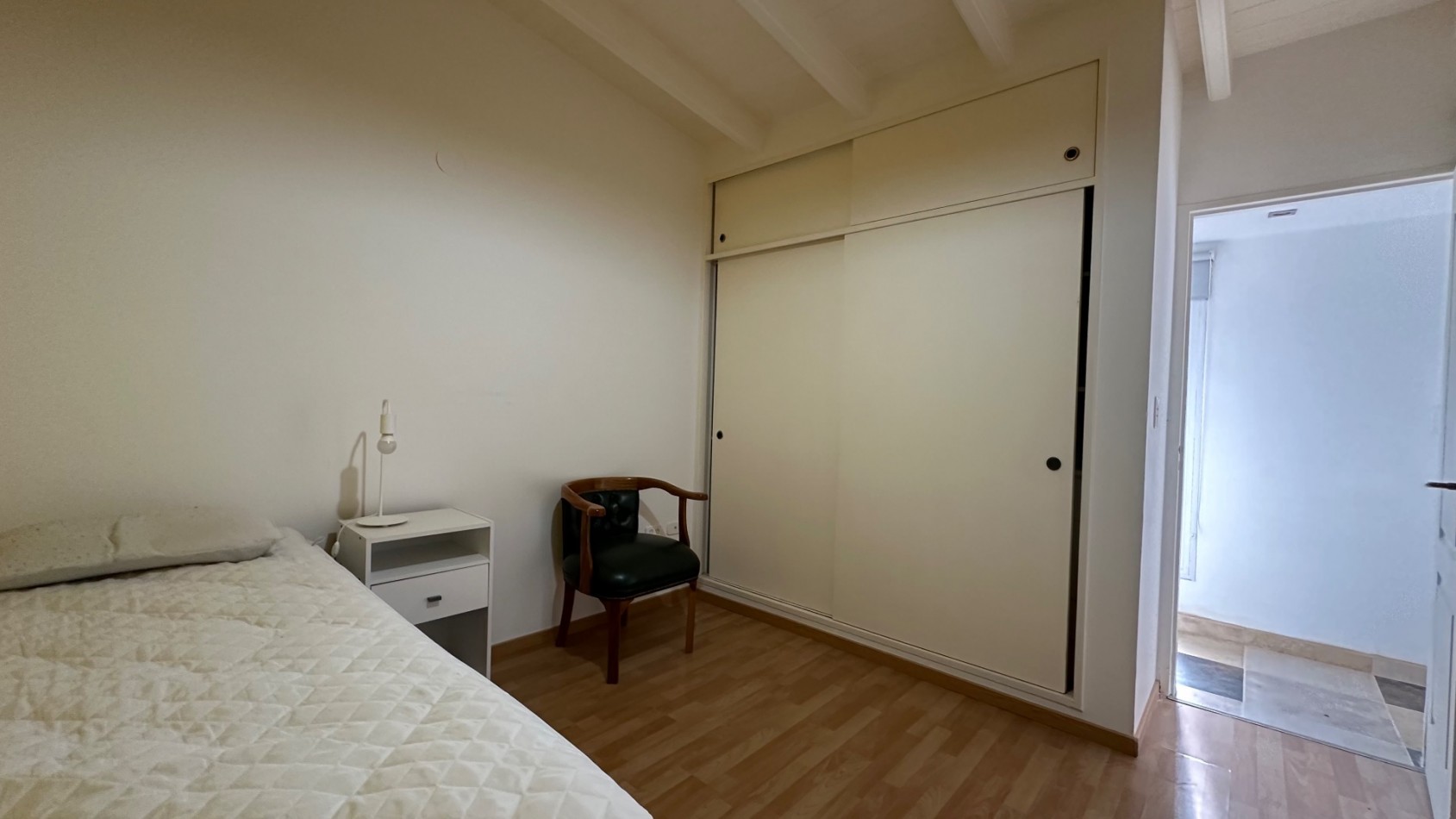 CASA 4 DORMITORIOS CON PISCINA CUBIERTA Y COCHERA 