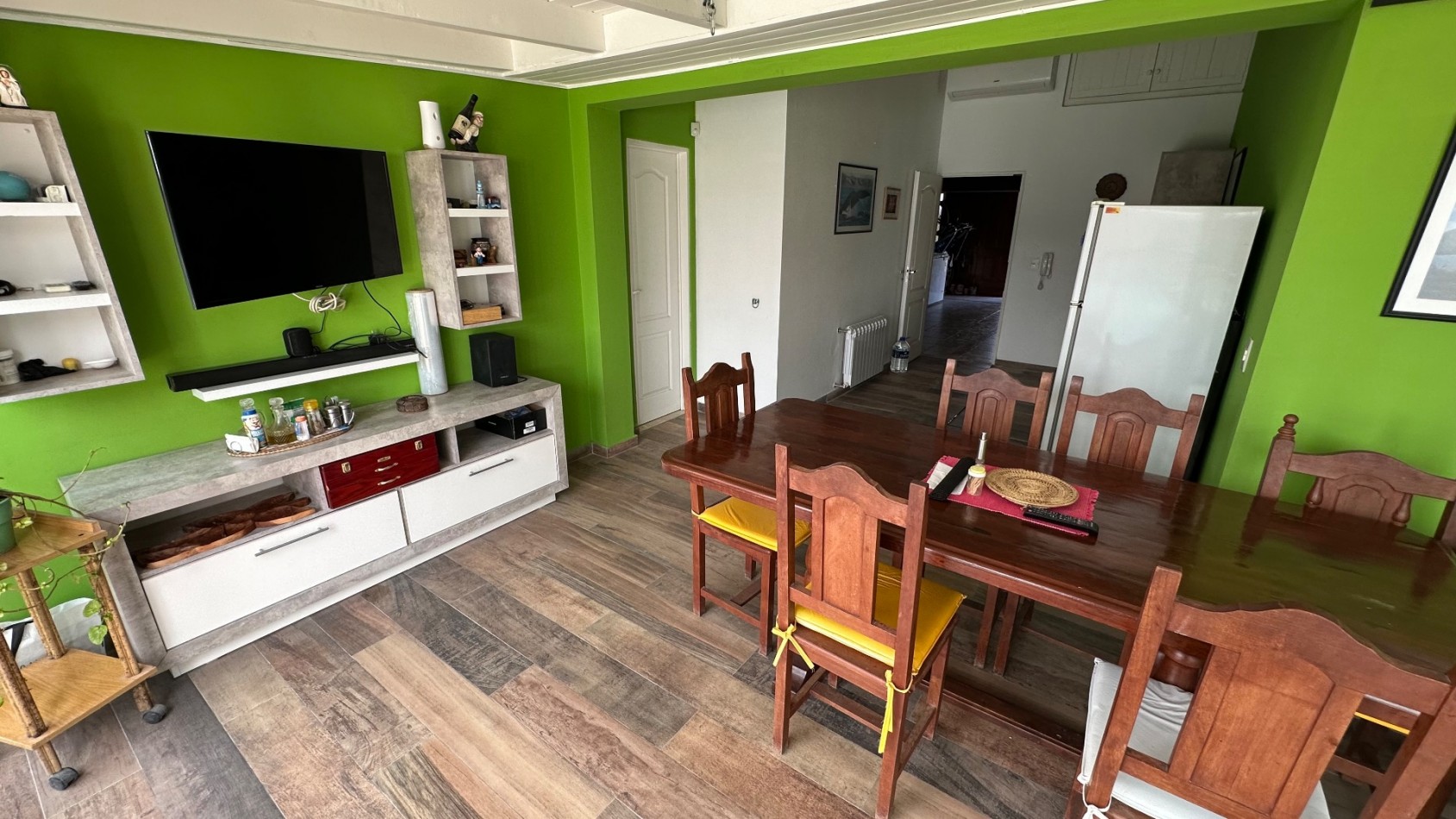 CASA 4 DORMITORIOS CON PISCINA CUBIERTA Y COCHERA 