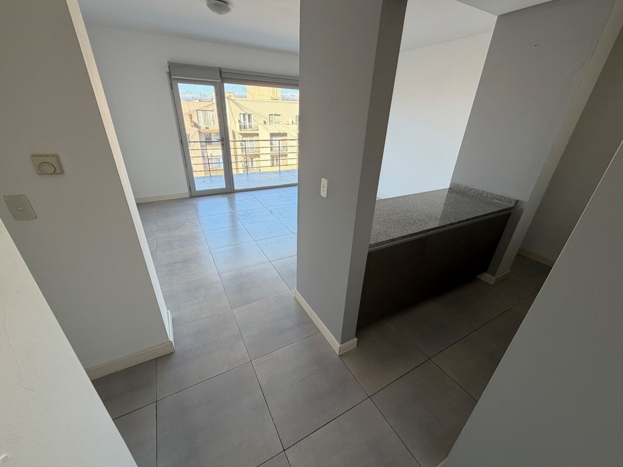 DEPARTAMENTO 2 DORMITORIOS CON COCHERA EN BARRIO SUR