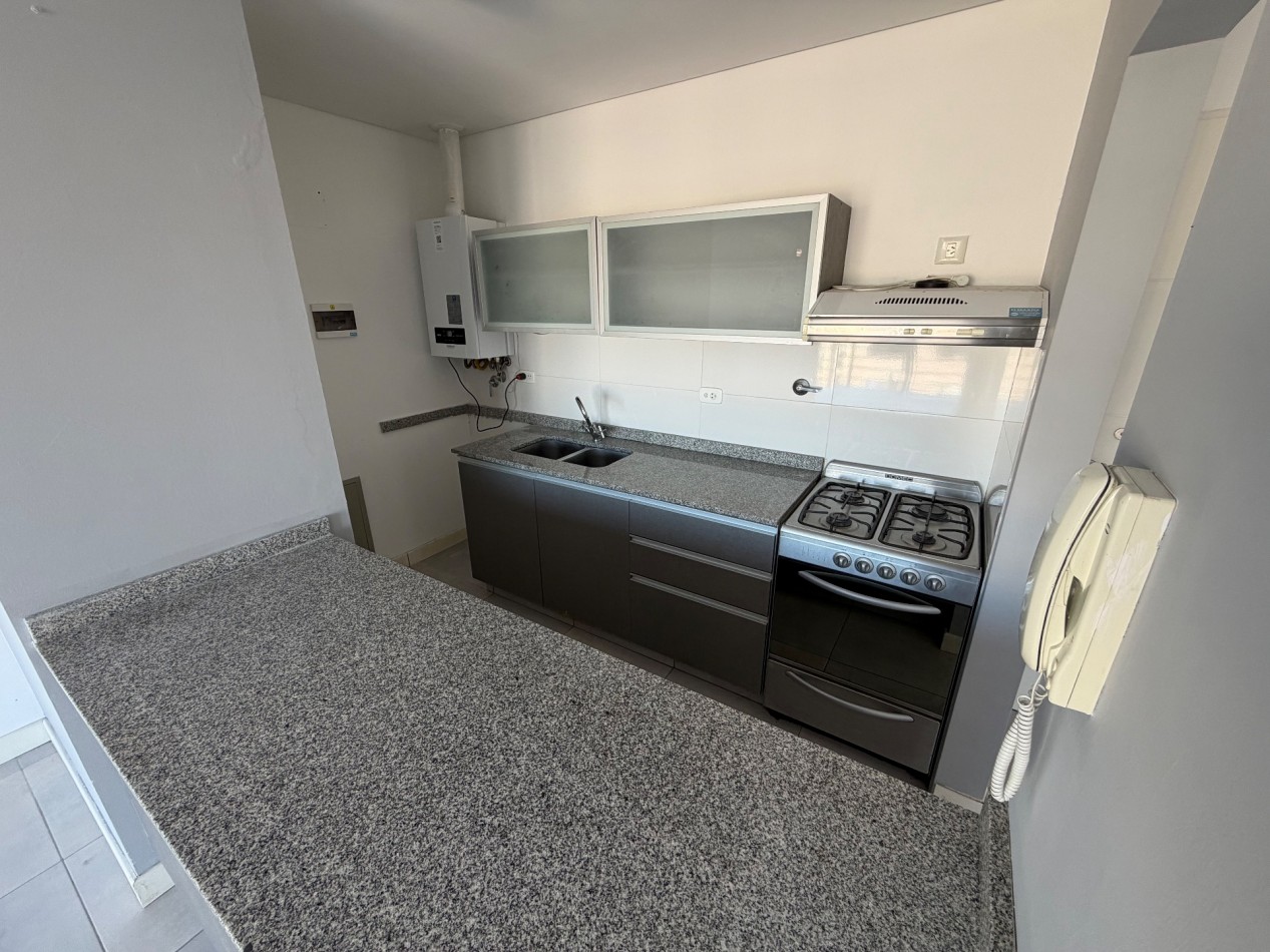 DEPARTAMENTO 2 DORMITORIOS CON COCHERA EN BARRIO SUR