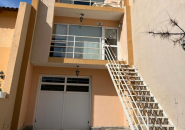 TRIPLEX 200 M² CON QUINCHO Y GARAGE