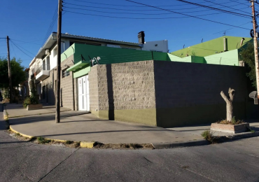 CASA EN ESQUINA + OFICINA, EN COMODORO RIVADAVIA