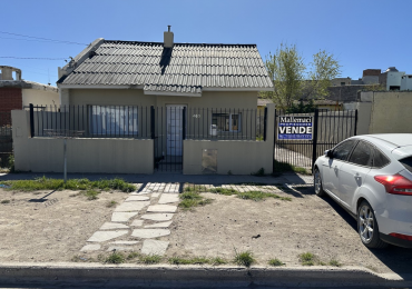 CASA 2 DORMITORIOS CON PATIO Y ENTRADA VEHICULAR