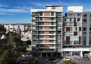 DEPARTAMENTO DE 2 DORMITORIOS CON COCHERA A METROS DEL MAR